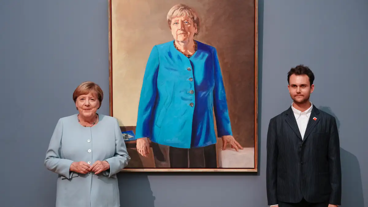 Angela Merkel vor ihrem eigenen Porträt