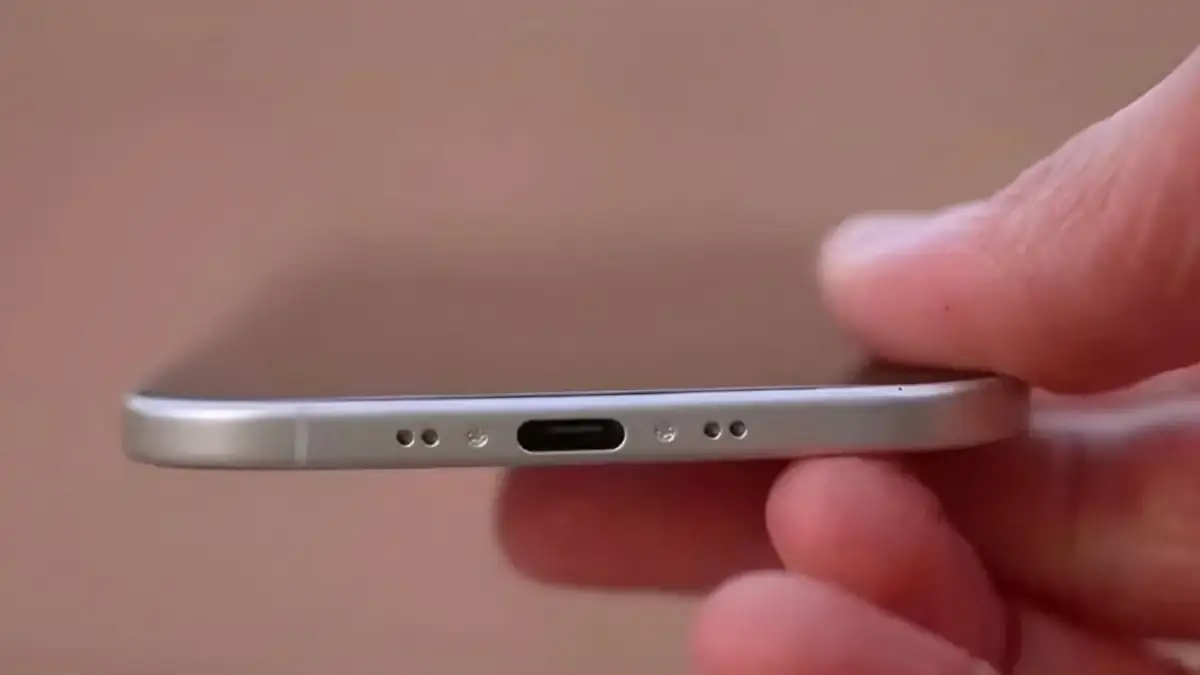 iPhone A17 Air USB-C