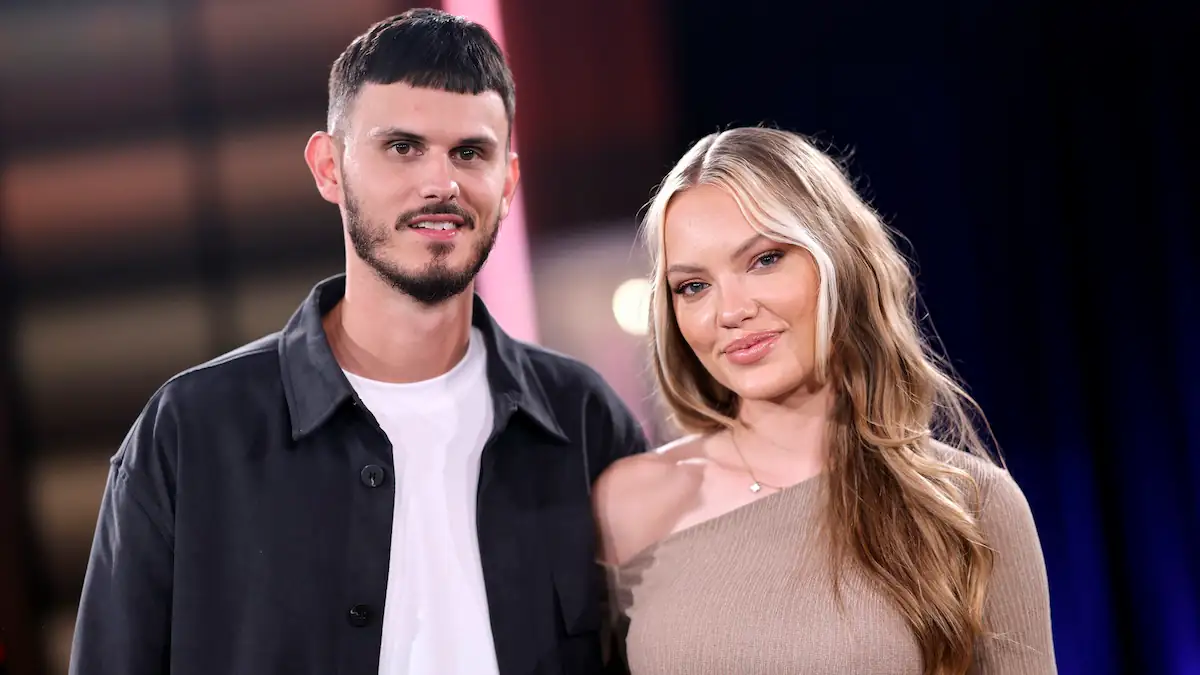 Model Cheyenne Savannah Ochsenknecht mit Ehemann und TV-Persˆnlichkeit Nino Sifkovits bei der Aufzeichnung der WDR-Talkshow Kˆlner Treff im WDR Studio BS 3. Kˆln, 11.10.2024 NRW Deutschland *** Model Cheyenne Savannah Ochsenknecht with husband and TV personality Nino Sifkovits at the recording of the WDR talk show Kˆlner Treff in WDR Studio BS 3 Cologne, 11 10 2024 