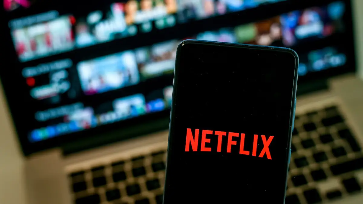 Netflix-Logo auf Smartphone