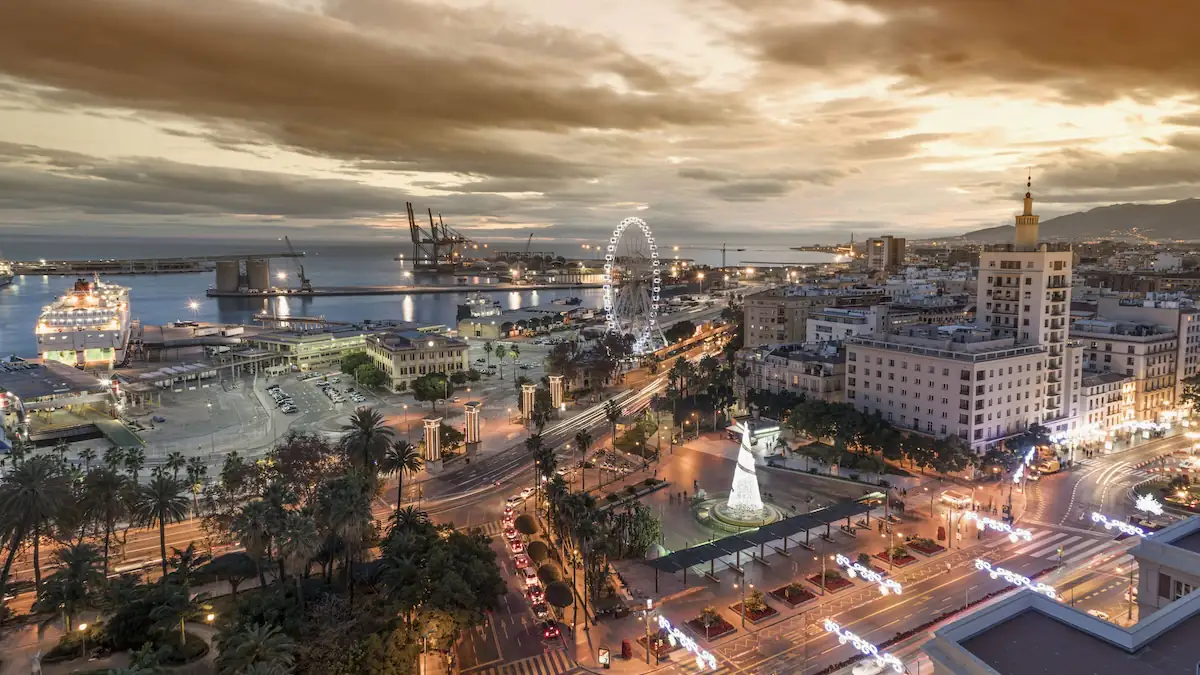 (Un)freundliche Städte: Malaga Blick von Dachterrasse