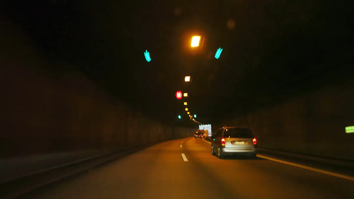 Google Maps: Auto in Tunnel