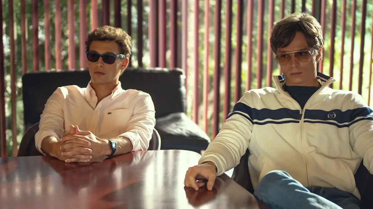 Monsters: The Lyle And Erik Menendez Story. (L to R) Cooper Koch as Erik Menendez, Nicholas Chavez als Lyle Menendez 