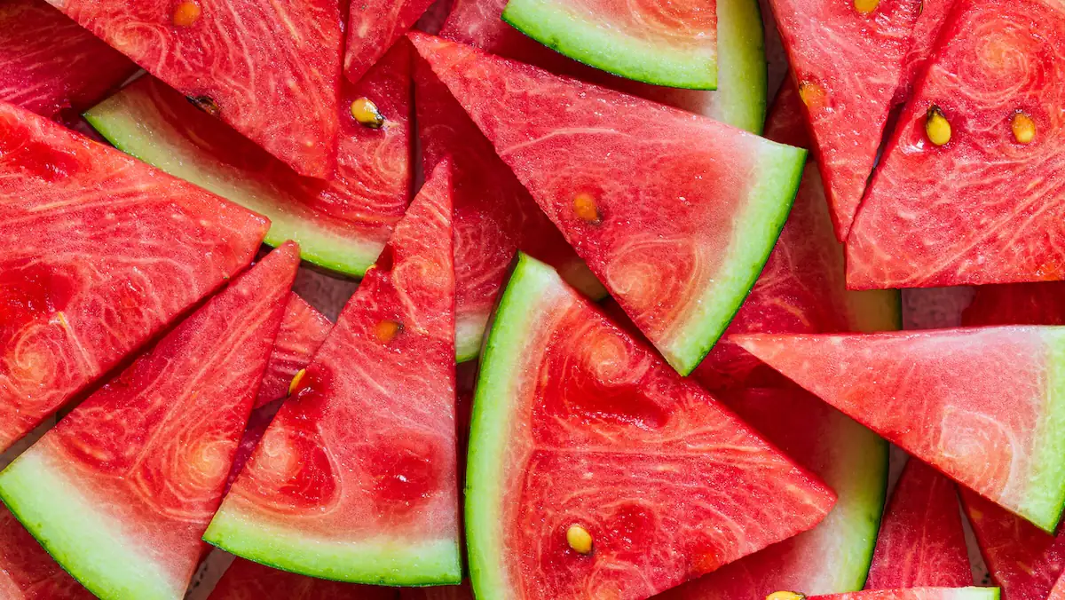 Viele Wassermelonenstücke aufeienander