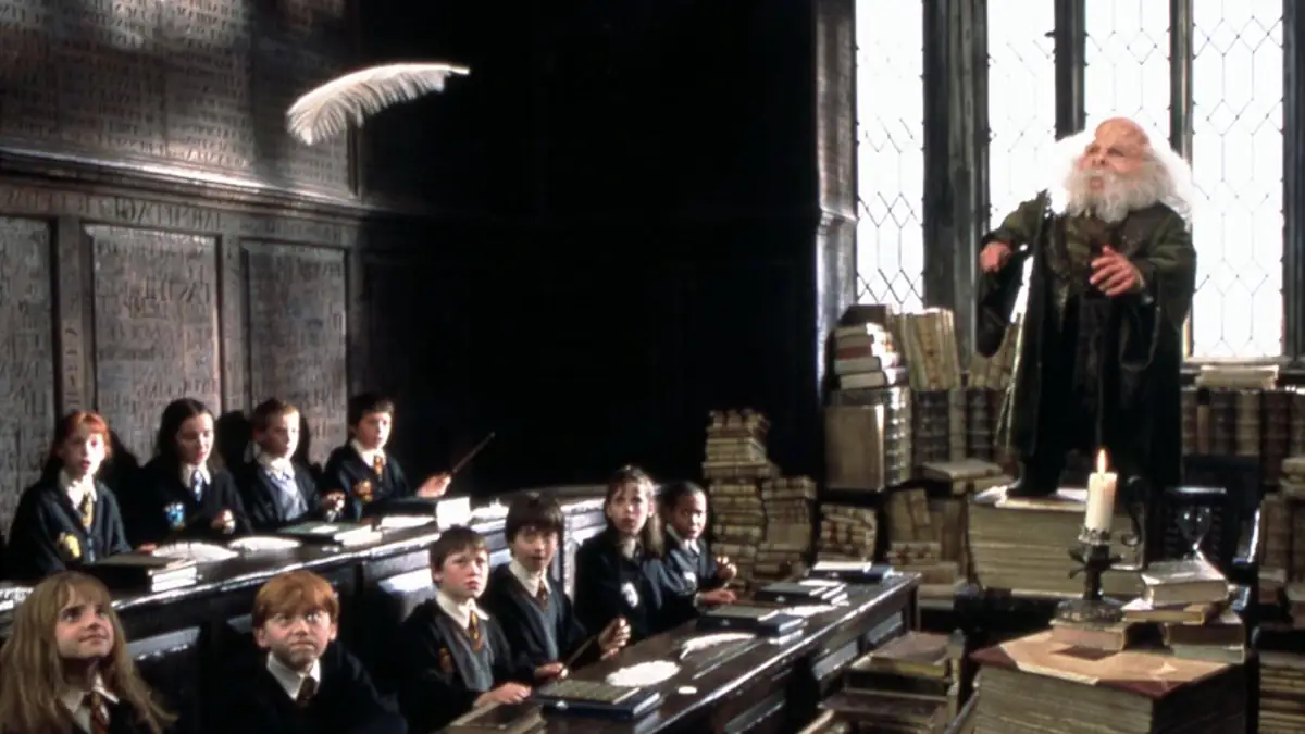 Warwick Davis als Flilius Flitwick in Harry Potter und der Stein der Weisen