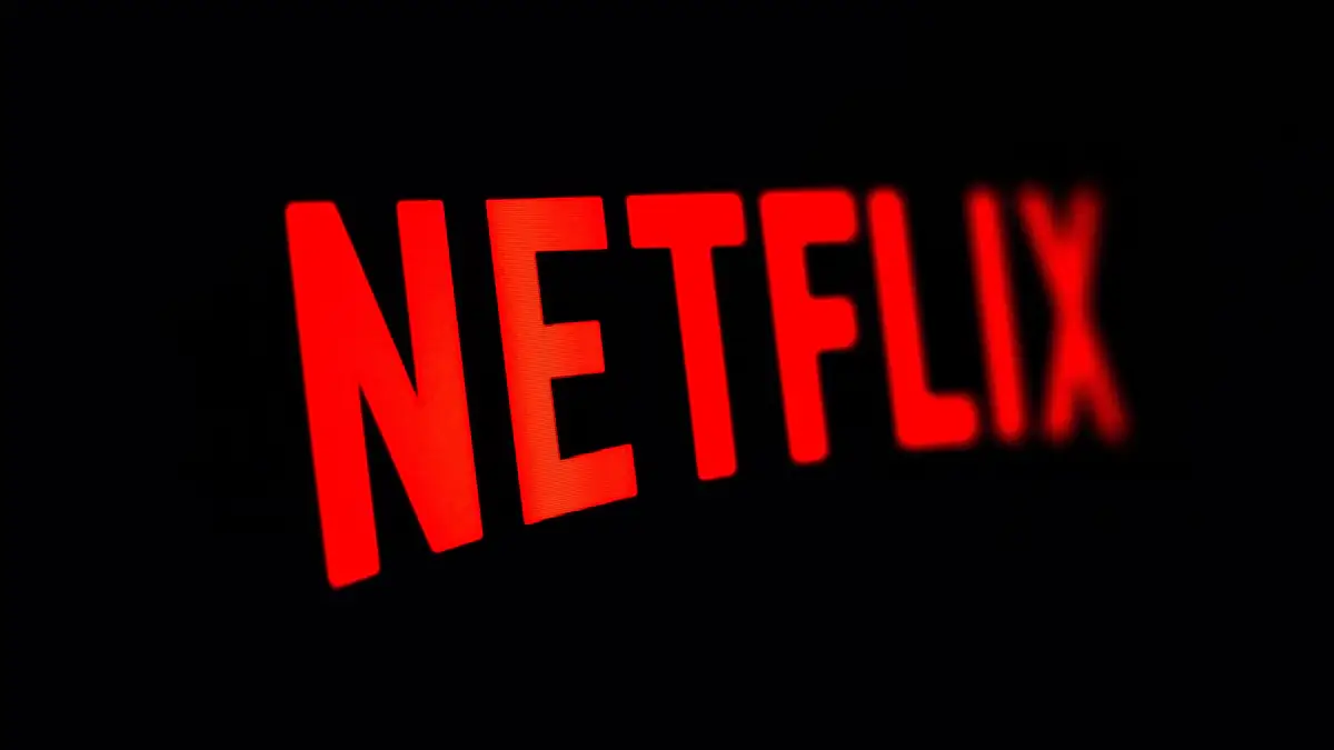 Netflix-Logo als rote Schrift auf schwarzem Hintergrund