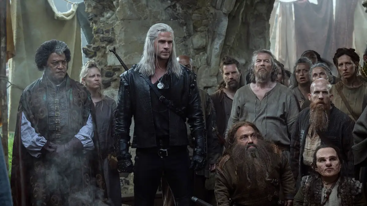 Szene aus der Netflix-Serie „The Witcher mit Liam Hemsworth und vielen weiteren Cast-Mitgliedern
