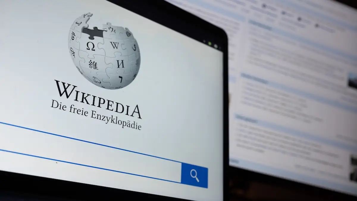 Wikipedia-Website auf einem Bildschirm