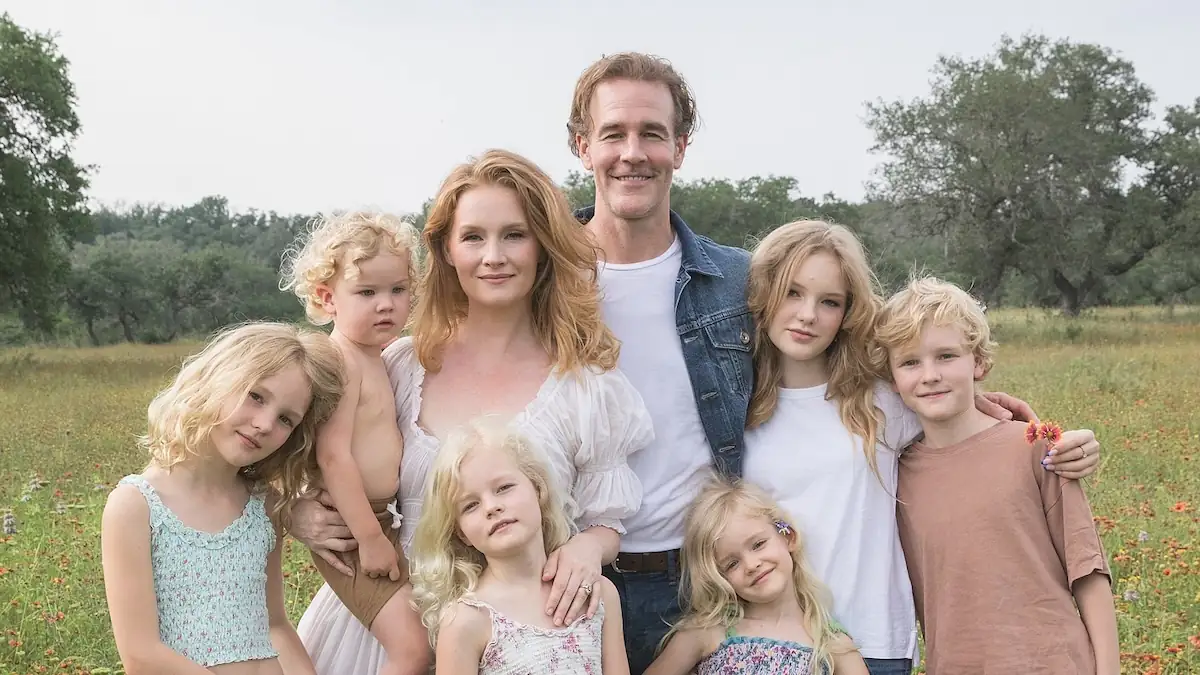 James Van Der Beek mit seiner Frau und den sechs gemeinsamen Kindern