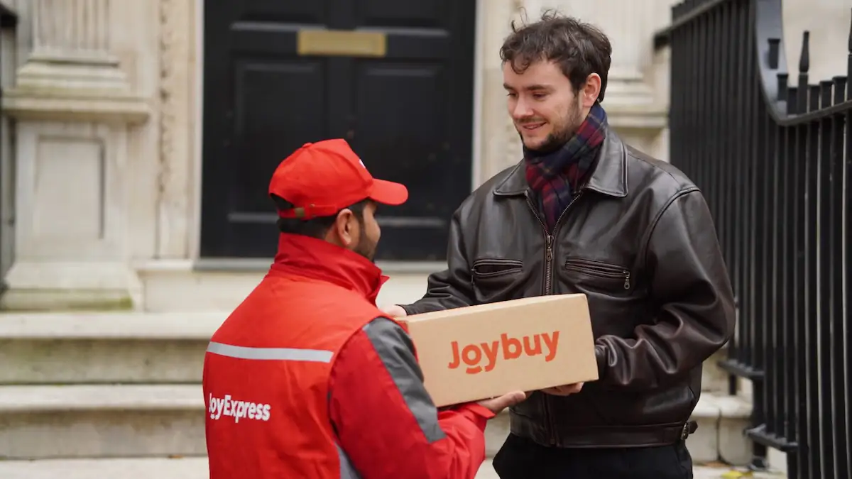 Paket wird mit JoyExpress zugestellt