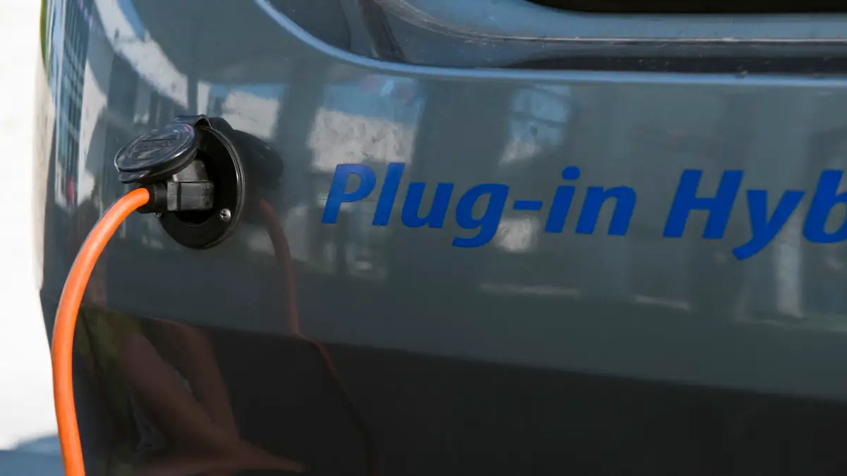 Hybrid-Auto wird aufgeladen