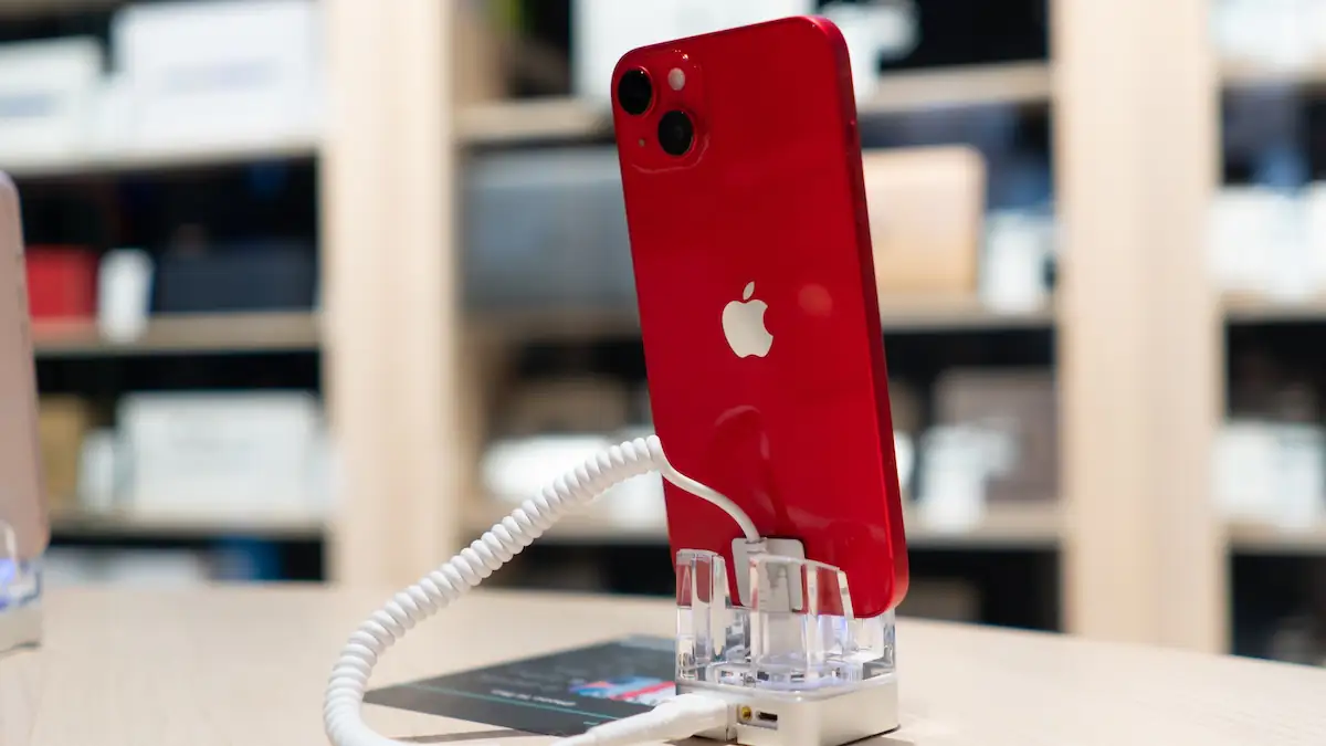 iPhone 18 soll in rot kommen: iPhone 14 in rot als Beispielbild