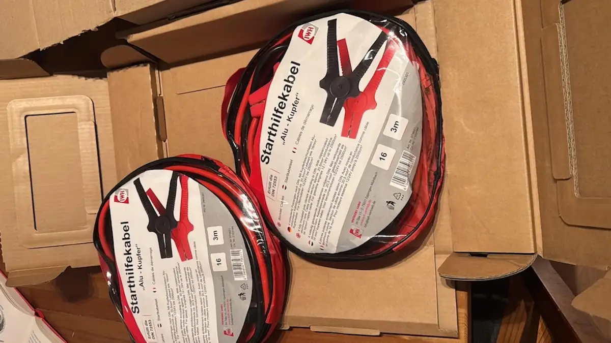 Statt Apple MacBook Pro Starthilfekabel bekommen: Zwei Starthilfekabel in einem Karton