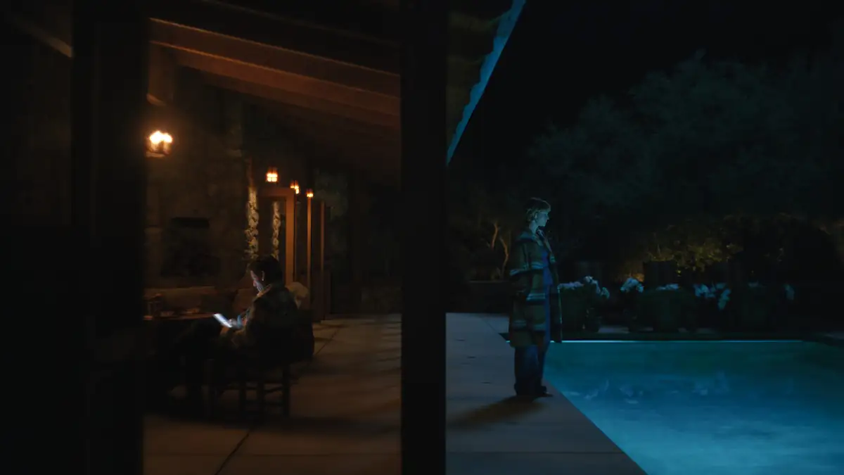 Szene aus der Netflix-Serie „Beef“ (Staffel 2)