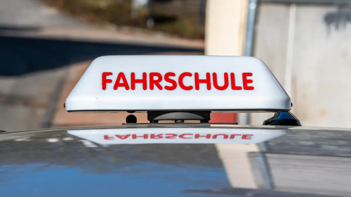 Auto von einer Fahrschule