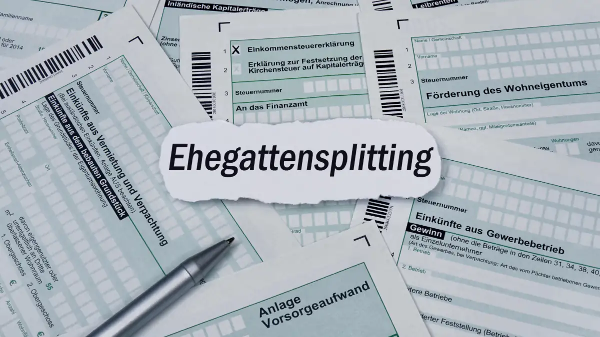 Unterlagen mit dem Schriftzug Ehegattensplitting