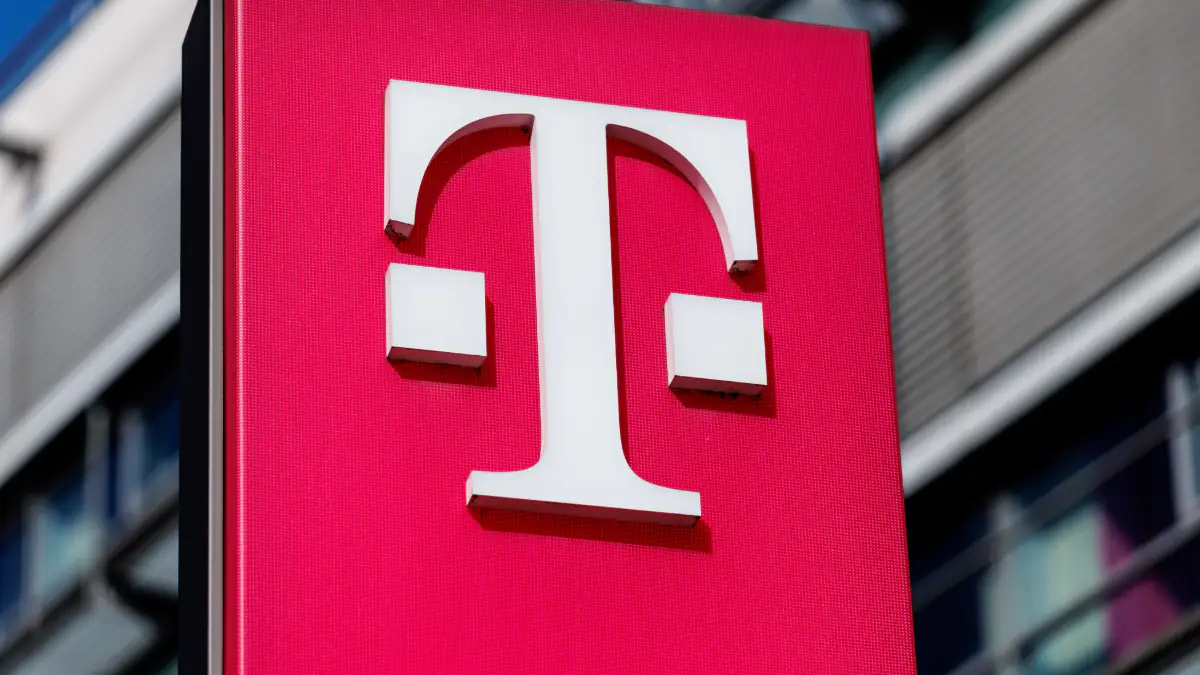 Das pinkfarbene Telekom-Logo 
