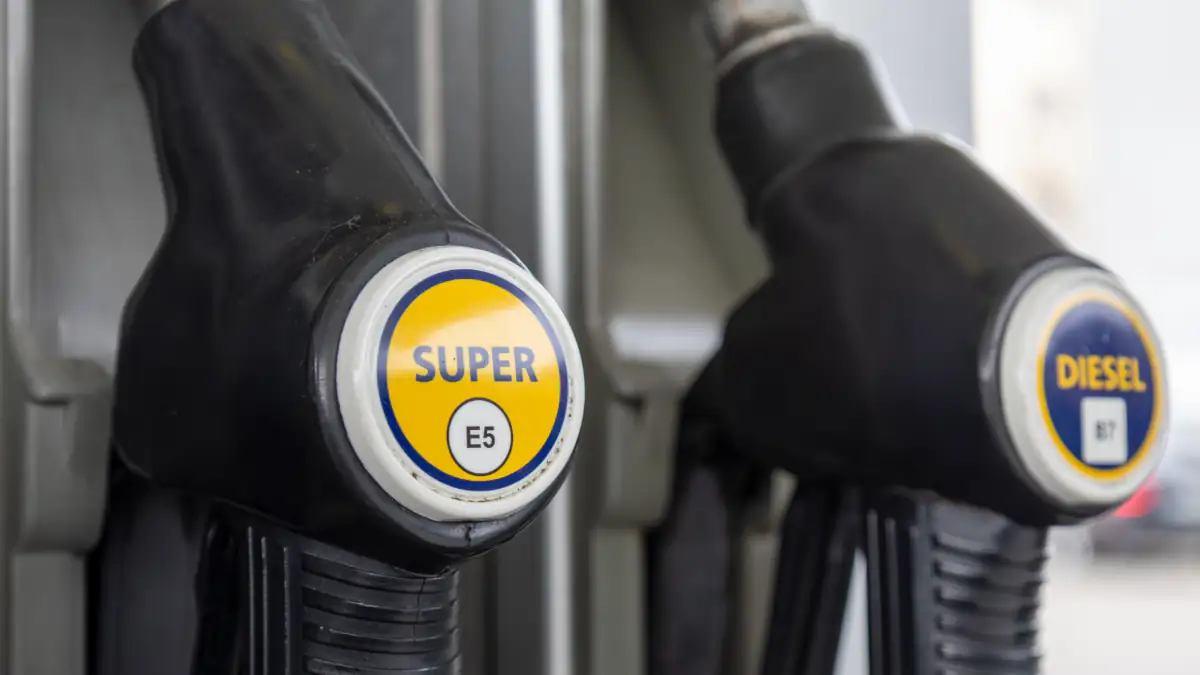 Diesel und Benzin an der Tankstelle