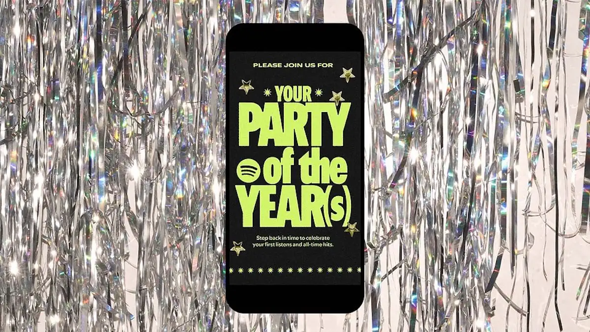 Smartphone zeigt Spotify mit Rückblick zum 20. Jubiläum