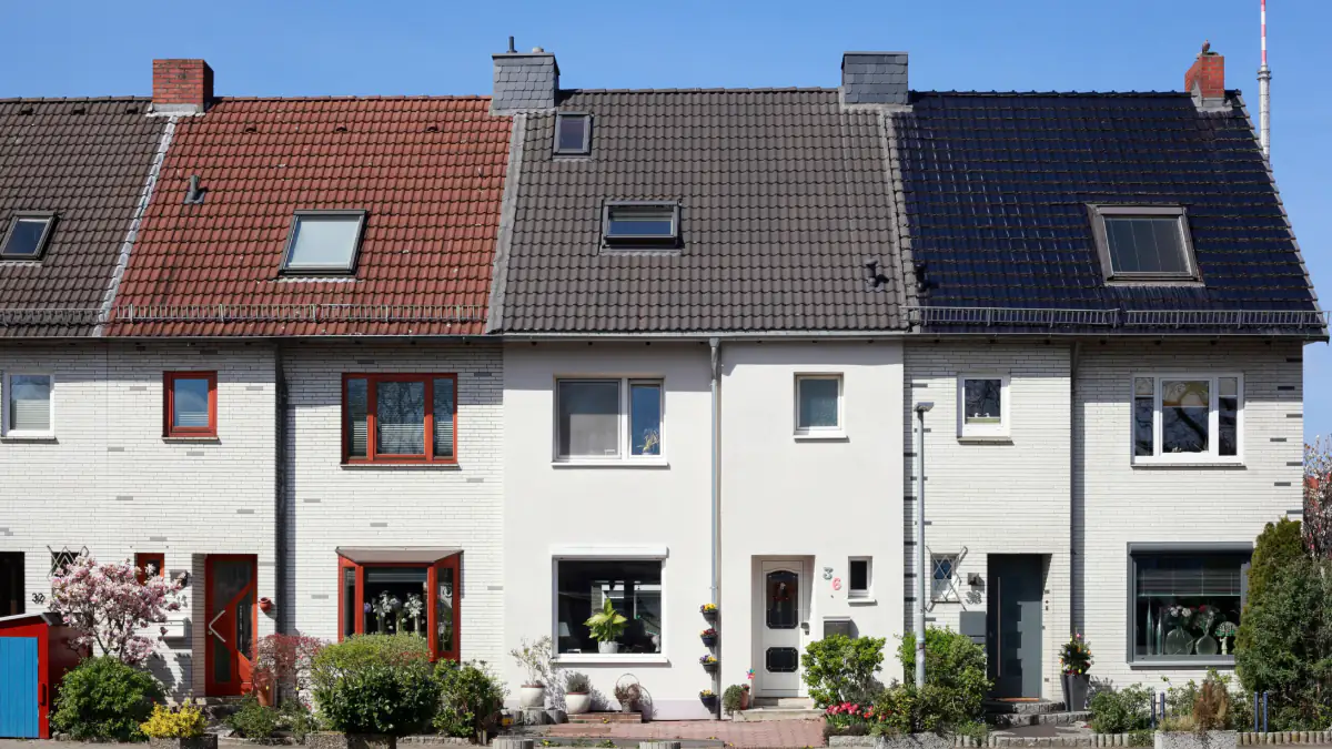 Symbolbild Pflegekosten: Reihenhäuser in Deutschland