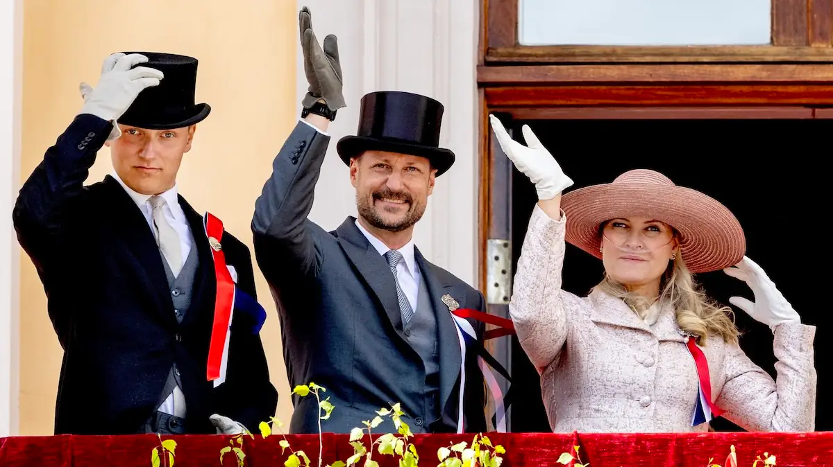 Mette-Marit mit ihrem Mann Haakon und dem gemeinsamen Sohn Sverre Magnus