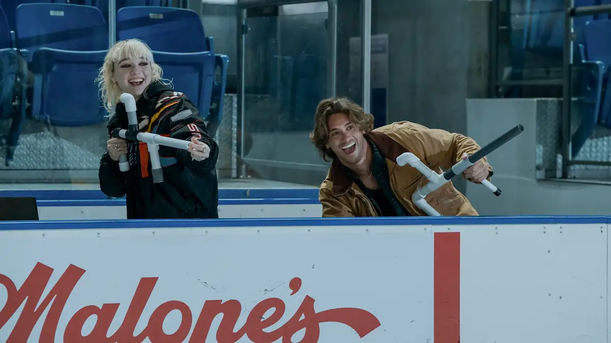 Jules und Logan in „Off Campus“