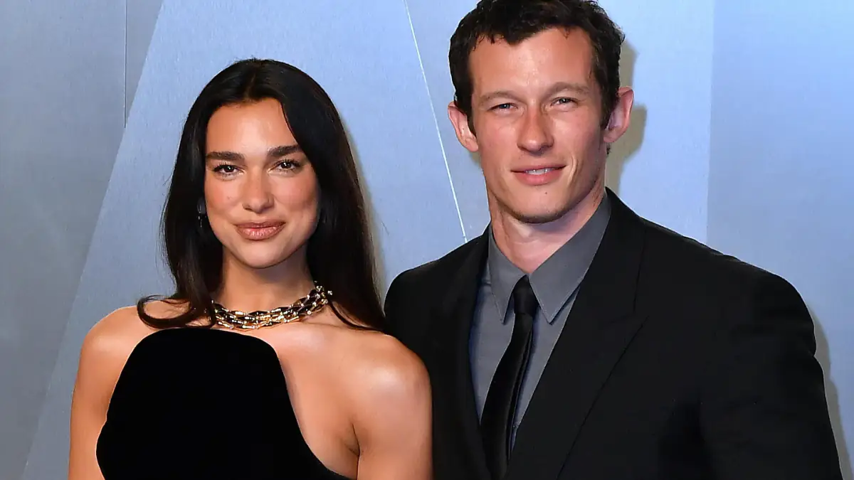 Dua Lipa und Callum Turner 