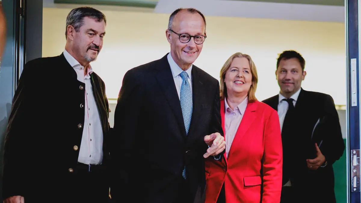 Politikerbeleidigung Symbolbild: Friedrich Merz, Bärbel Bas und Markus Söder