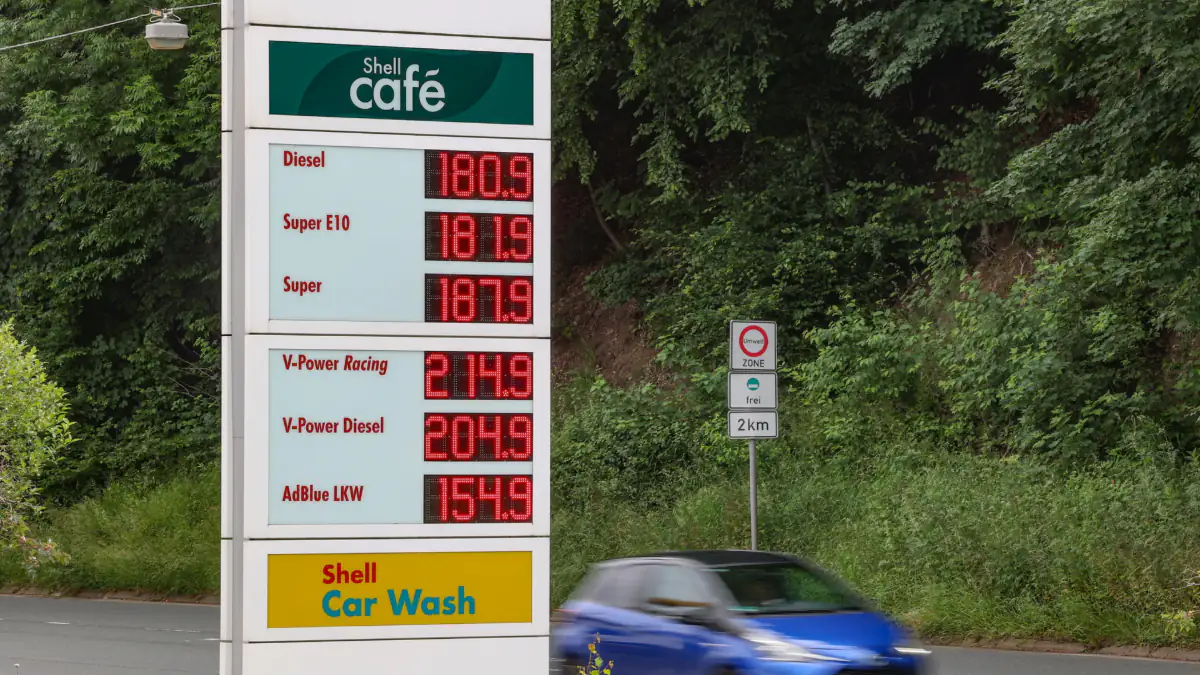 Spritpreise nach Iran-Abkommen: Preistafel an einer Tankstelle