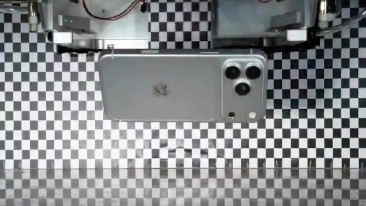 Angebliches iPhone 18 Pro im Falltest