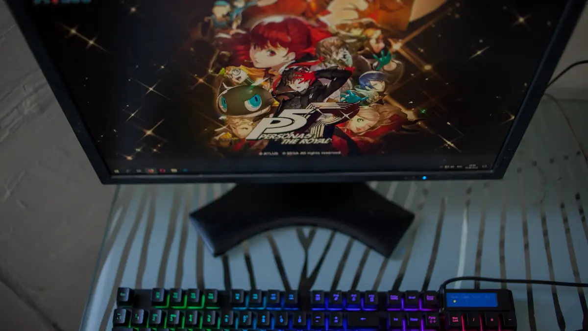 Netflix plant Videospielverfilmung: Startbildschirm zu „Persona 5“ auf einem Gaming-PC
