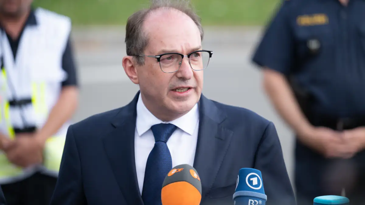 Alexander Dobrindt bei einem Interview zur Amoktat in Schongau