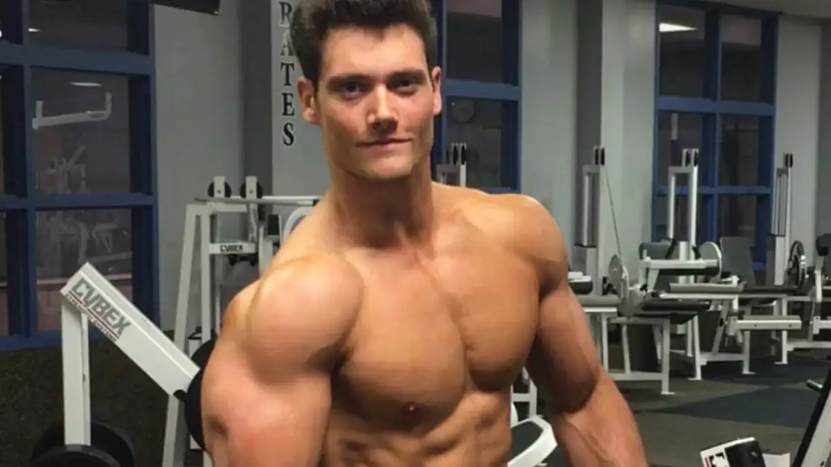 Connor Murphy posiert für die Kamera