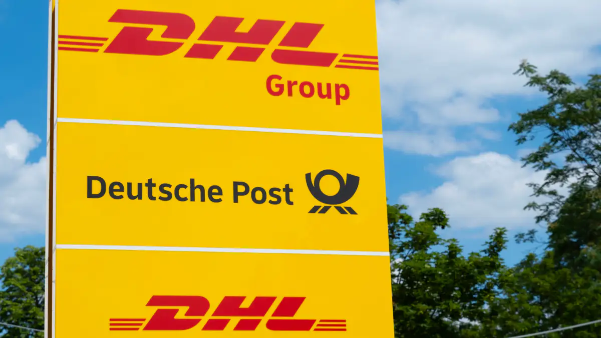 Schild von der DHL und der Deutschen Post