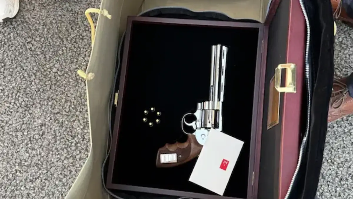 Ein Revolver für Friedrich Merz