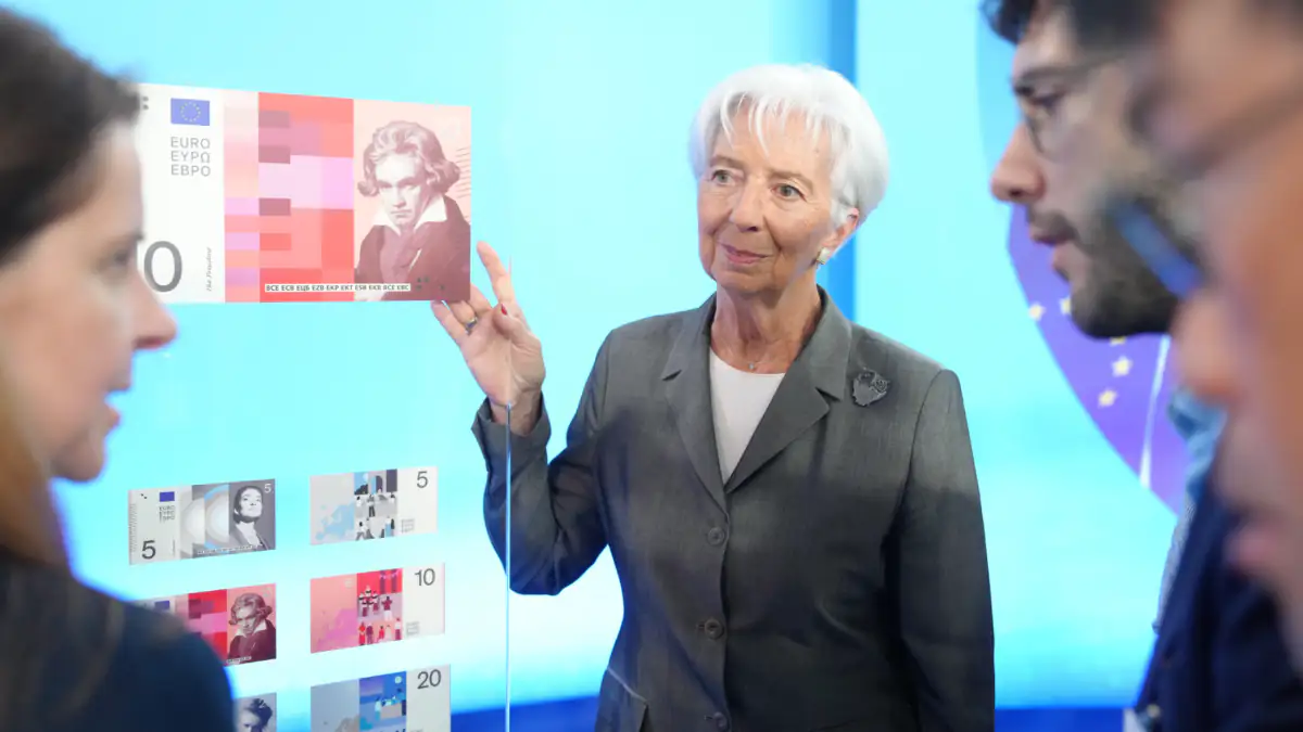 Christine Lagarde stellt die neuen Euroscheine vor