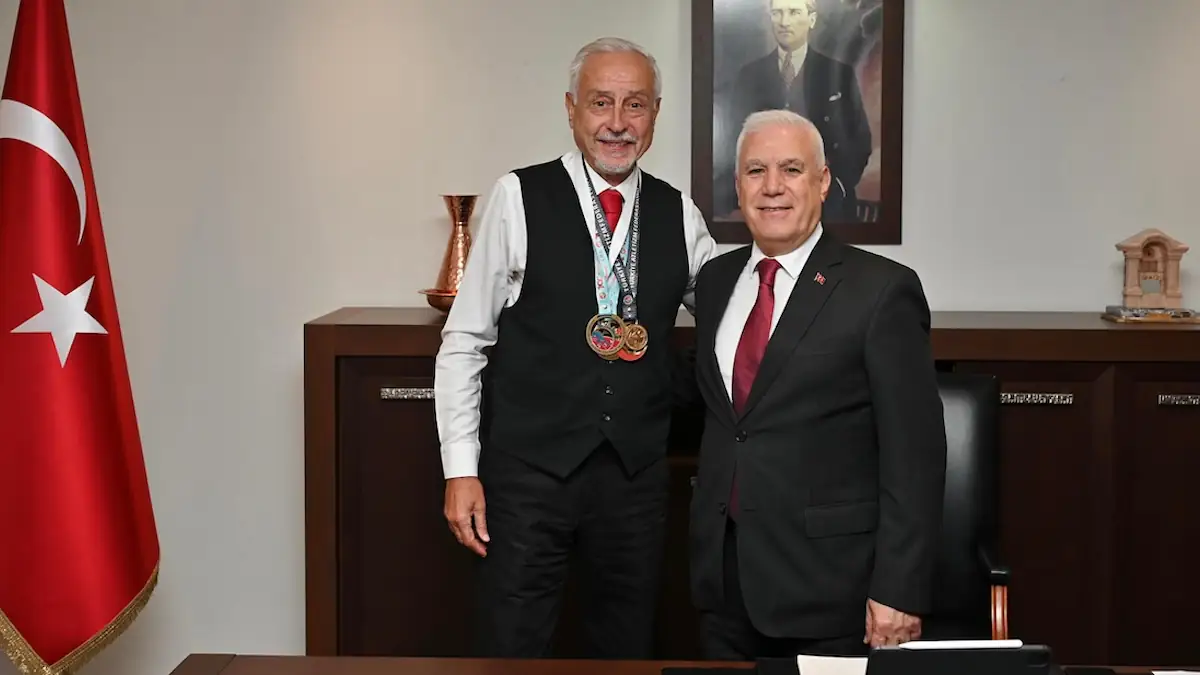 Dr. Mehmet Murat Kaçar mit Mustafa Bozbey, dem Bürgermeister von Bursa