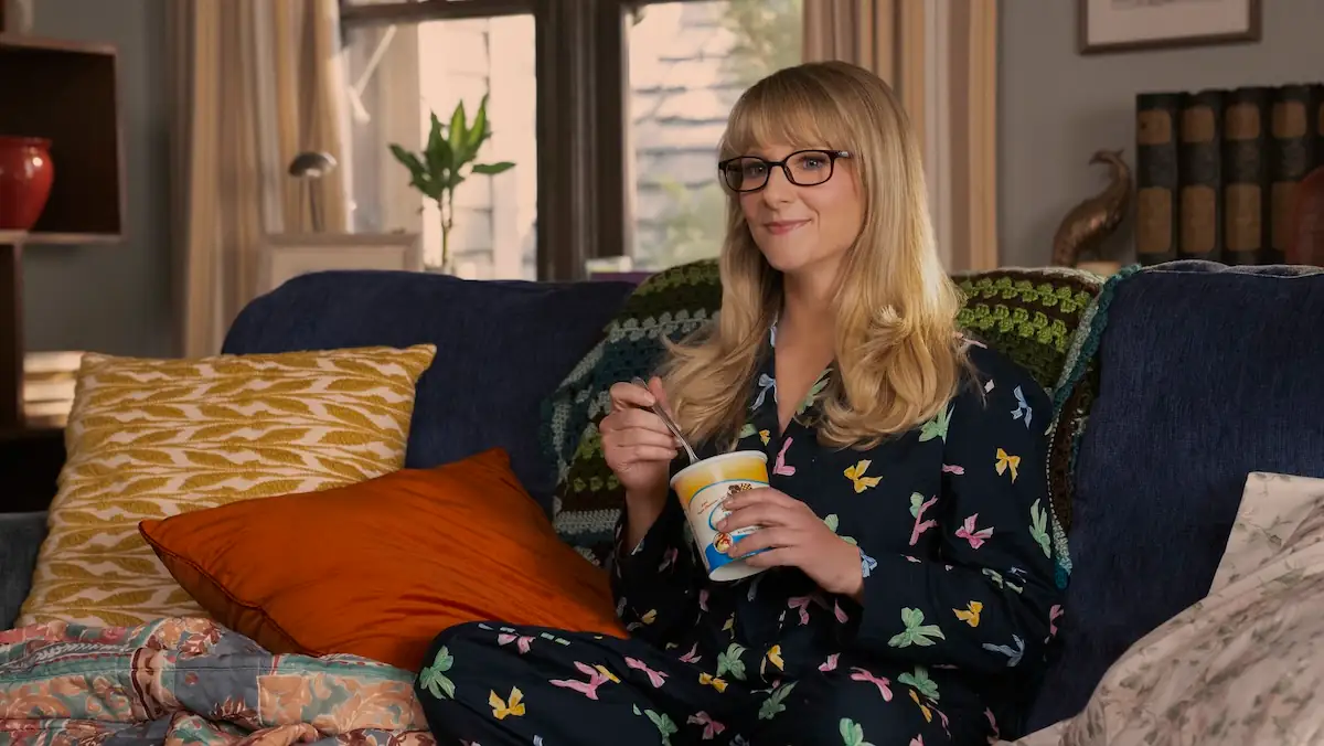 Melisa Rauch als Bernadette im „The Big Bang Theory“-Spin-off „Stuart Fails to Save the Universe“