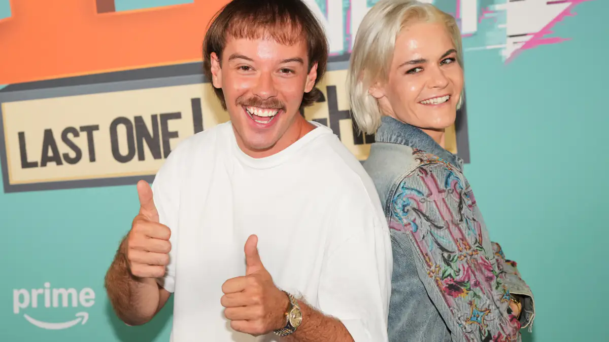 Hazel Brugger auf dem roten Teppich zu "LOL Next"