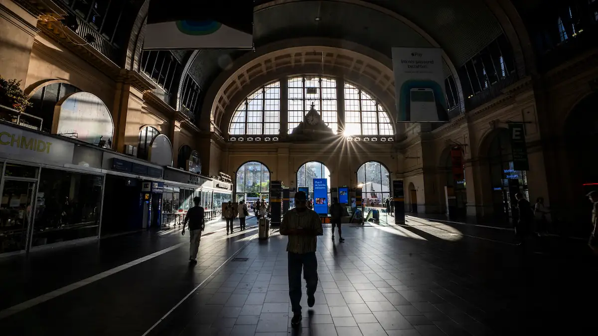 Frankfurter Hauptbahnhof in den Morgenstunden