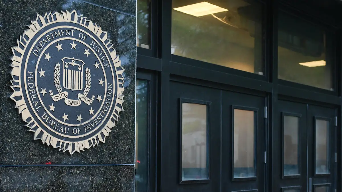FBI-Büro mit Logo an der Tür in Washington