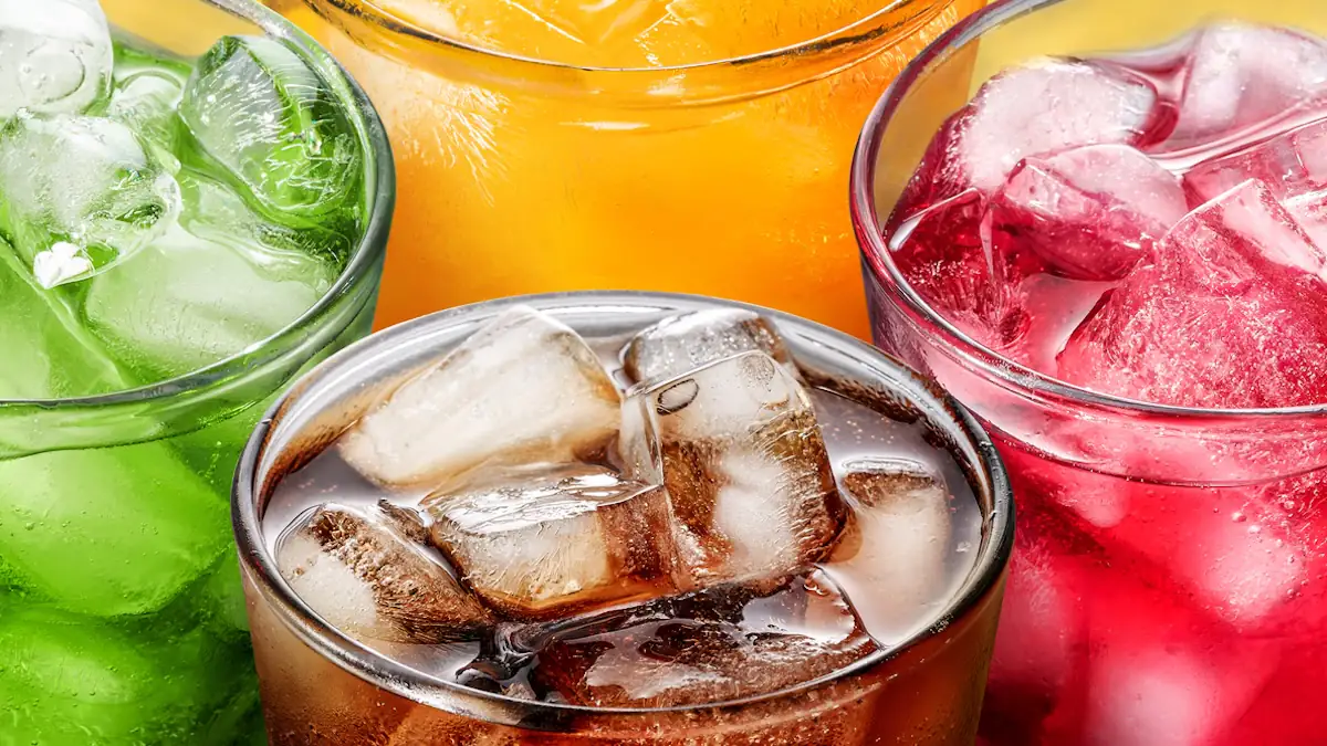 Bunte Getränke als Symbolbild für Softdrinks