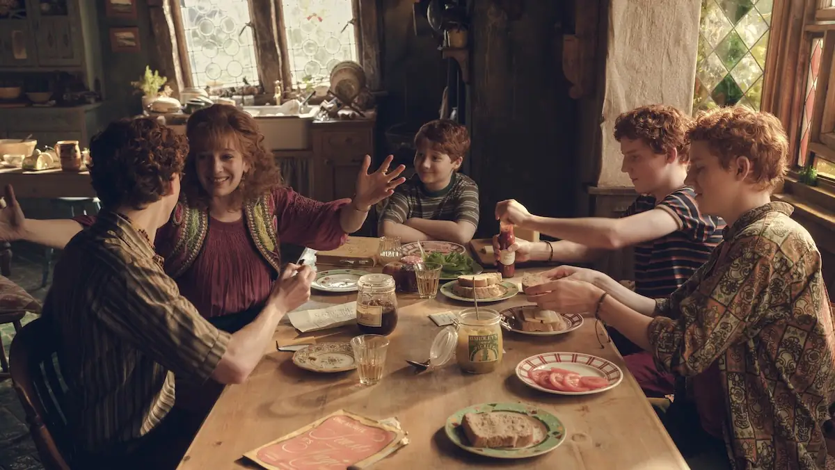 Die Weaslyeys beim Frühstück in der neuen „Harry Potter“-Serie