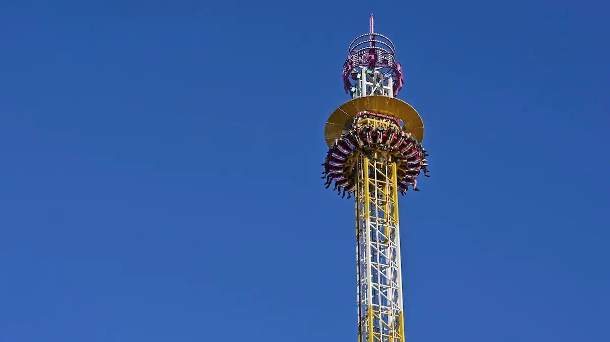 Freifallturm Hangover - The Tower auf dem 190. Oktoberfest 2025