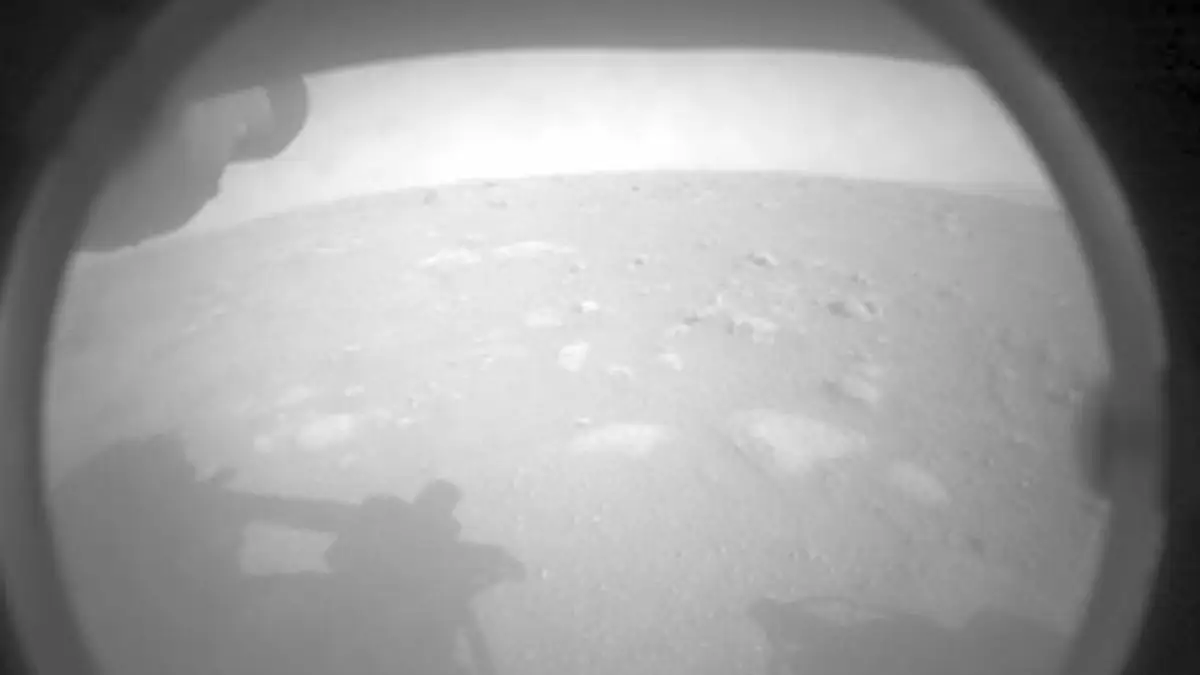 Historische Aufnahmen: NASA-Rover landet auf dem Mars