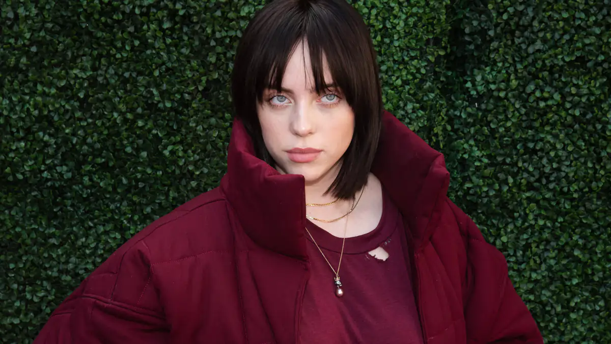 Billie Eilish verdreht Fans im Latex-Look den Kopf