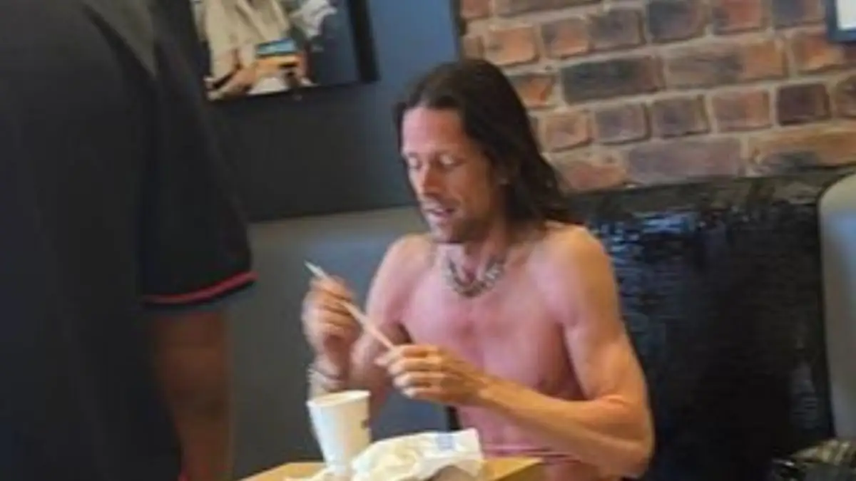 Große Verwirrung: London wird von nackten Menschen überschwemmt