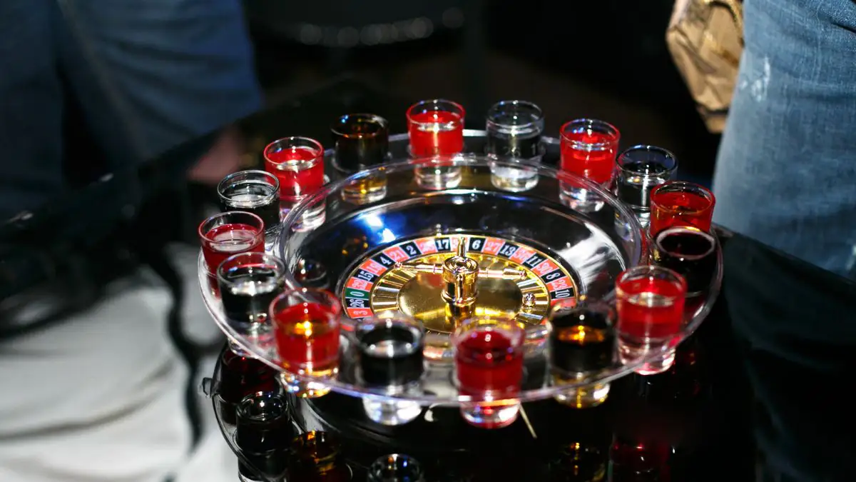 Tragischer Tod: Frau stirbt bei Trinkspiel