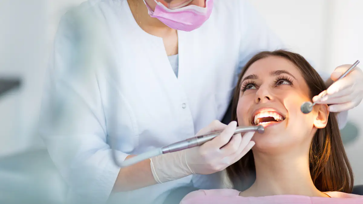 Der Zahnarzt kann sehen, wie lange der letzte Blowjob her ist