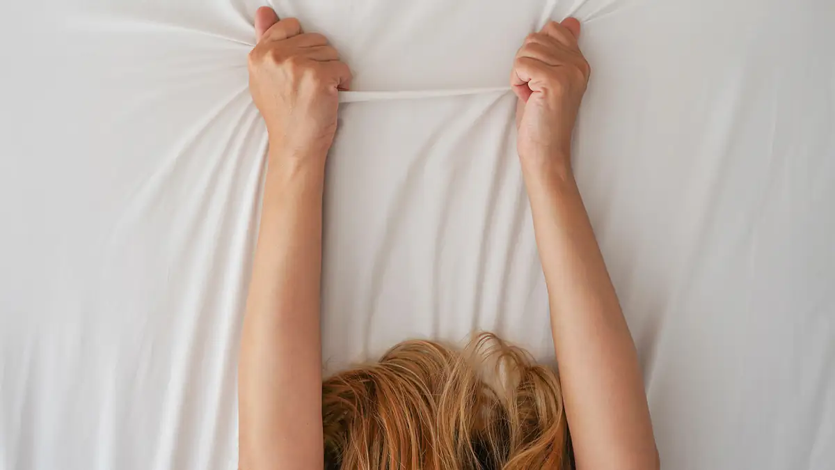 Intensive Orgasmen garantiert: Mit der Elefantenstellung das Sex-Leben verbessern